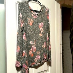 Women’s maternity top Size M, Target brand